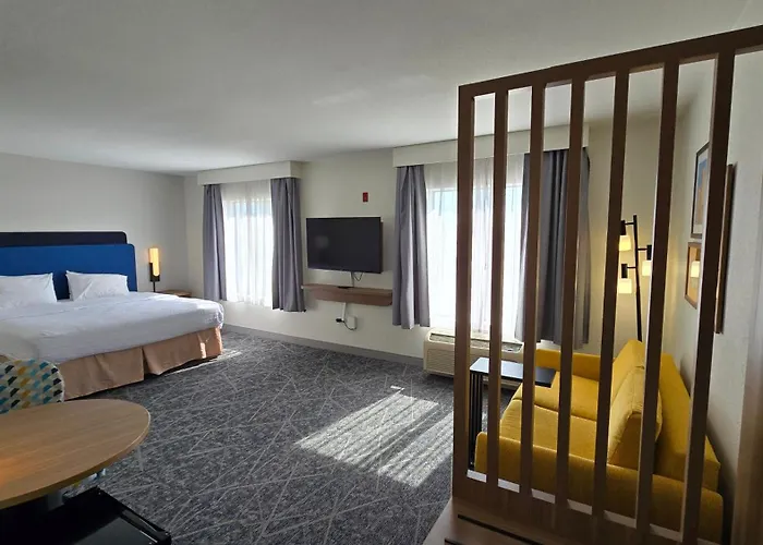 Hotel Hampton & Chicago Deer Park