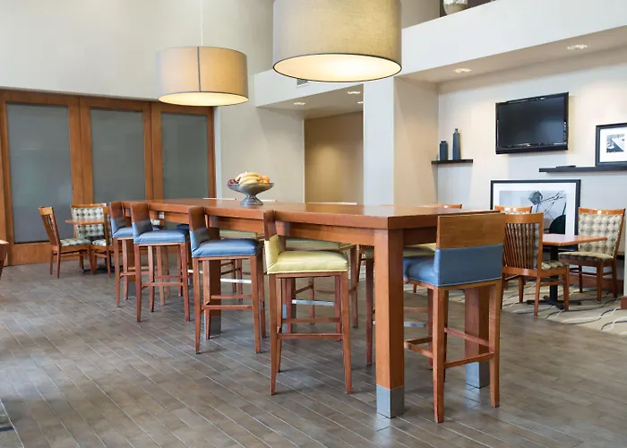 Hotel Hampton & Chicago Deer Park