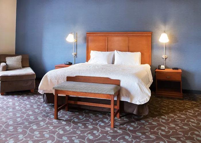 Hampton & Chicago Hotel Deer Park