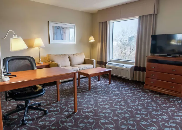 Hampton & Chicago Hotel Deer Park