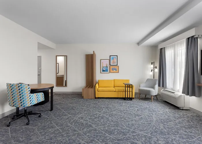 Hotel Hampton & Chicago Deer Park