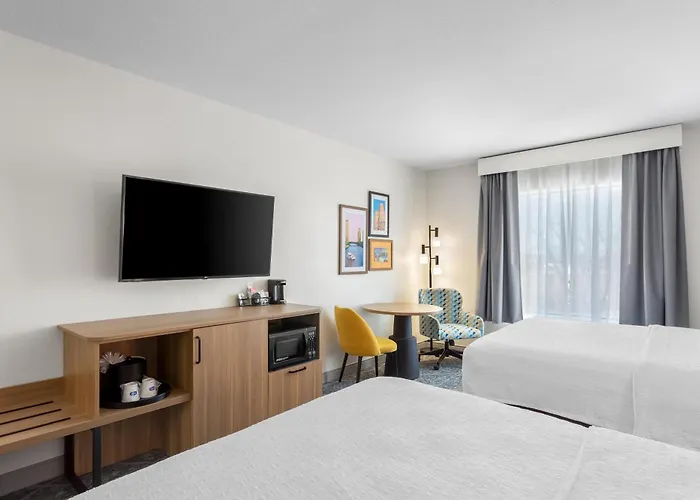 Hampton & Chicago 3*