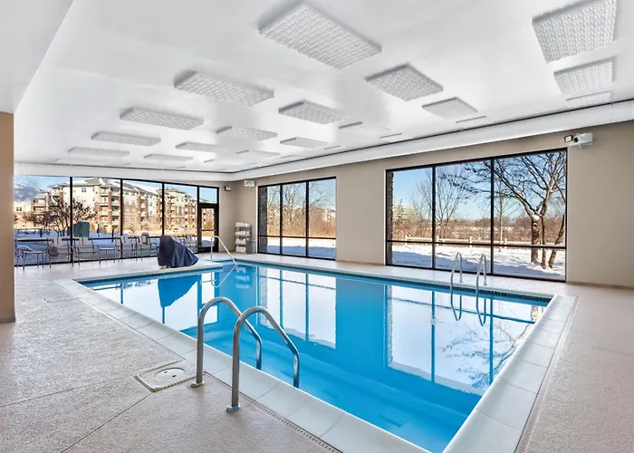 Hotel Hampton & Chicago Deer Park