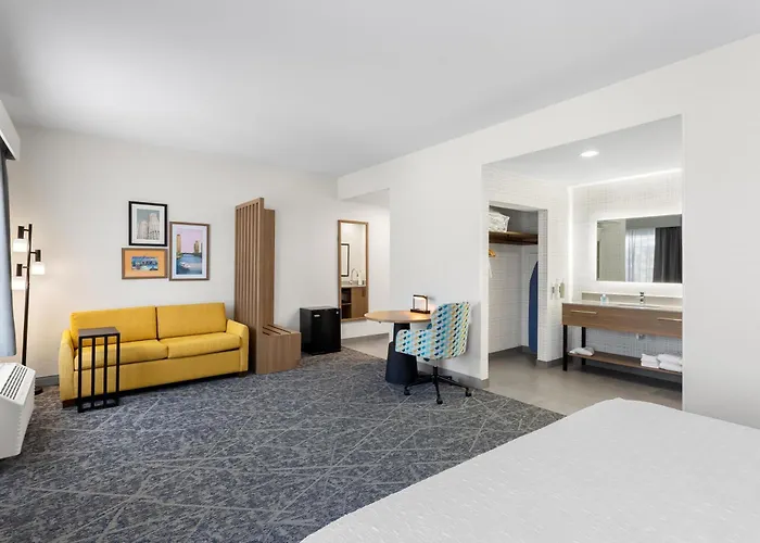 Hampton & Chicago Hotel Deer Park