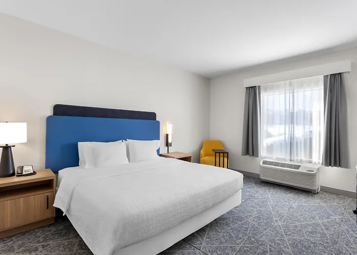 Hampton & Chicago 3*